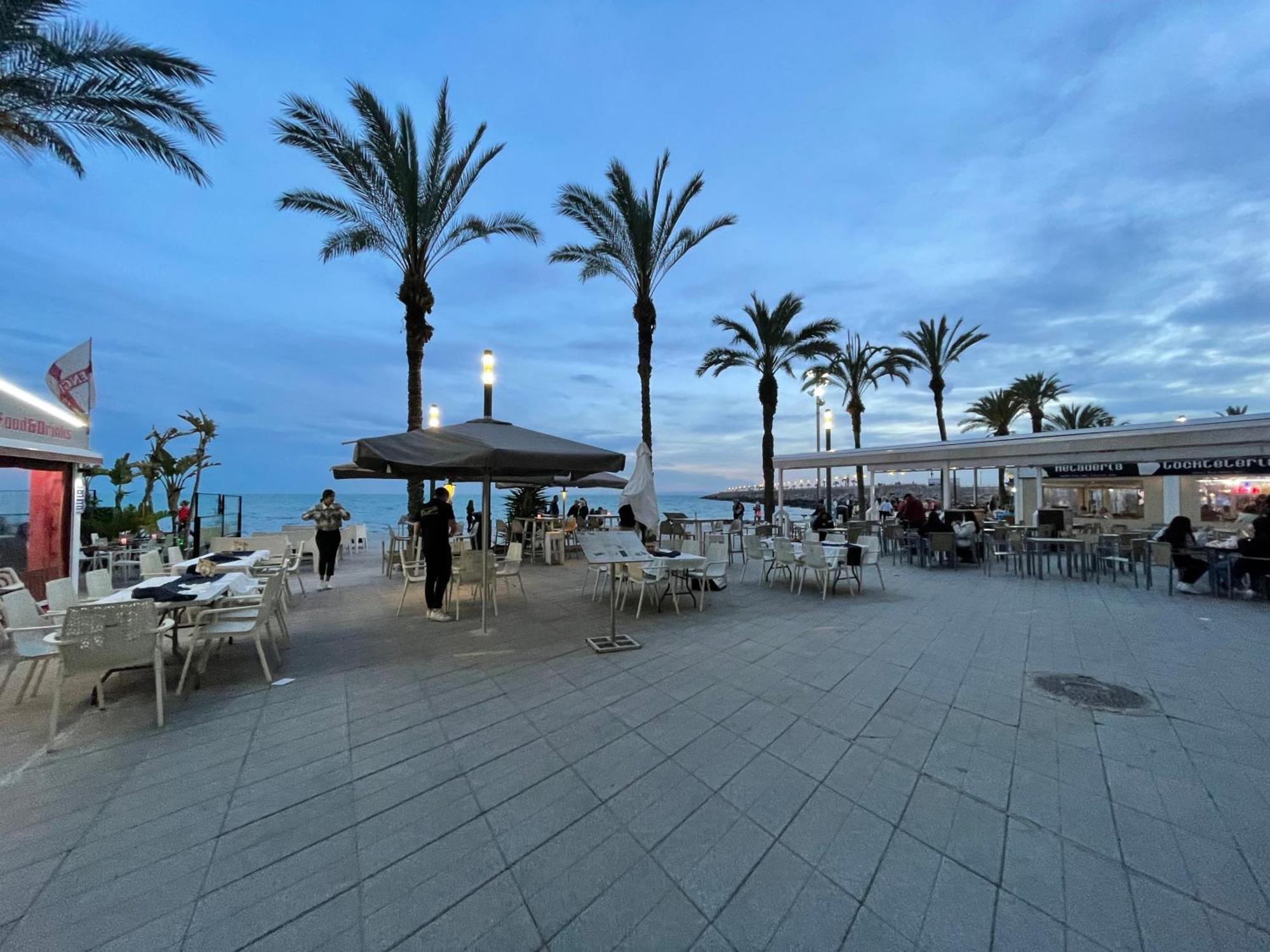 Superior La Playa! 3 Bedrooms! 2 Baths! Air Condition! Side Sea View! トレビエハ エクステリア 写真